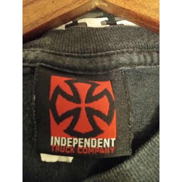 Vintage 90s Independent Truck Co Tee Black Small OG Skateboard RARE Paper Tag - Picture 3 of 7